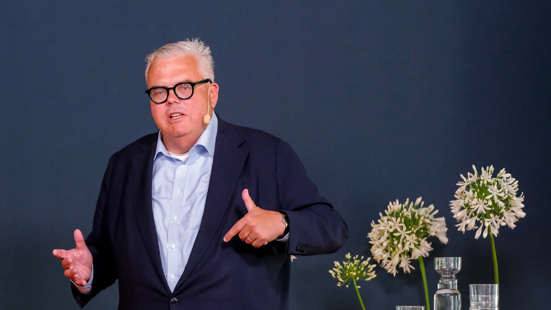 Författaren Fredrik Johansson är aktuell med boken ”Mer ordning, mindre kontroll: Svensk liberalisering under tre decennier”,
