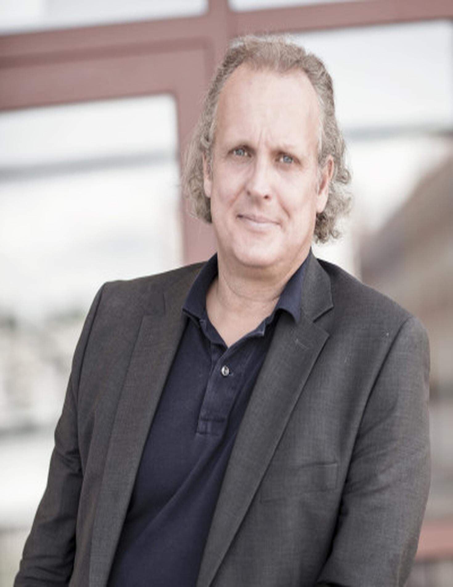 Fabian Fredell som driver företaget Fredells Trävaru AB i Nacka.