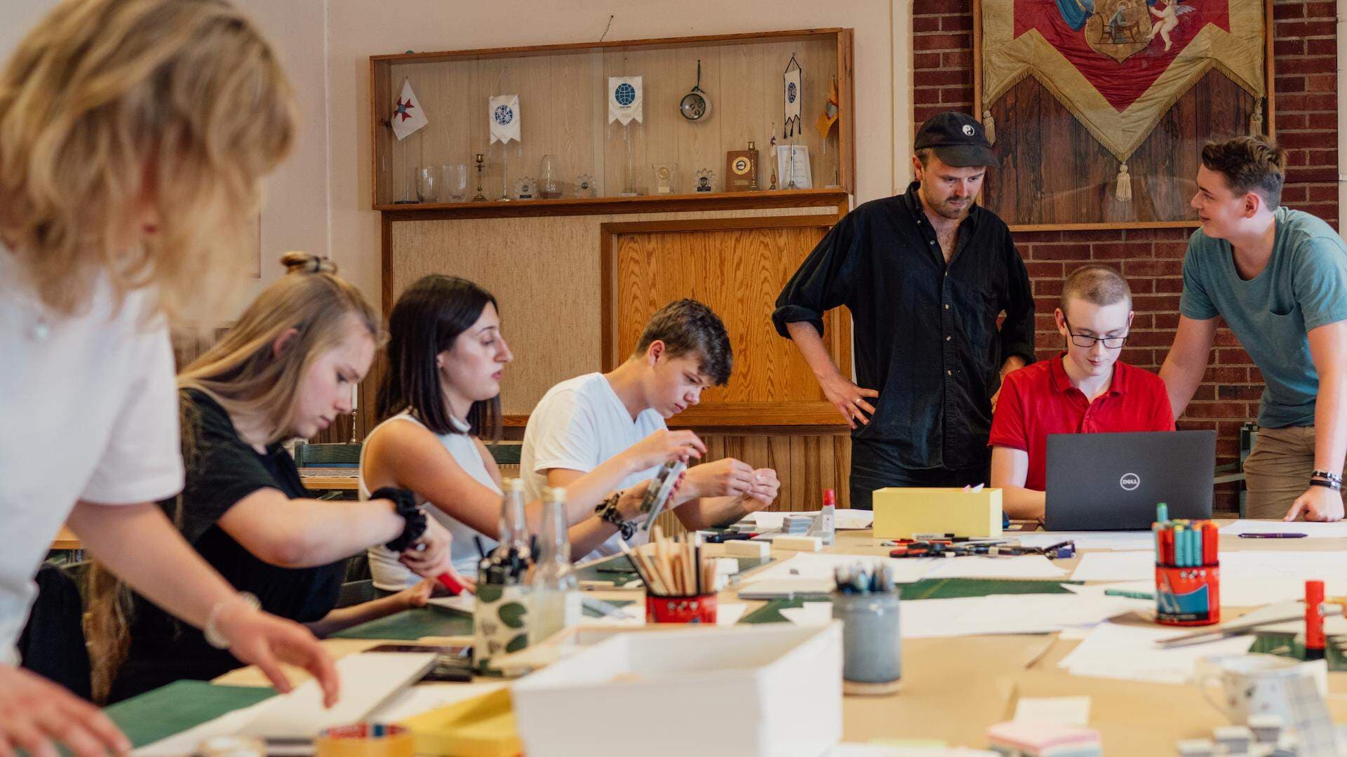 Ungdommar i arbete på Designcamp Östergötland