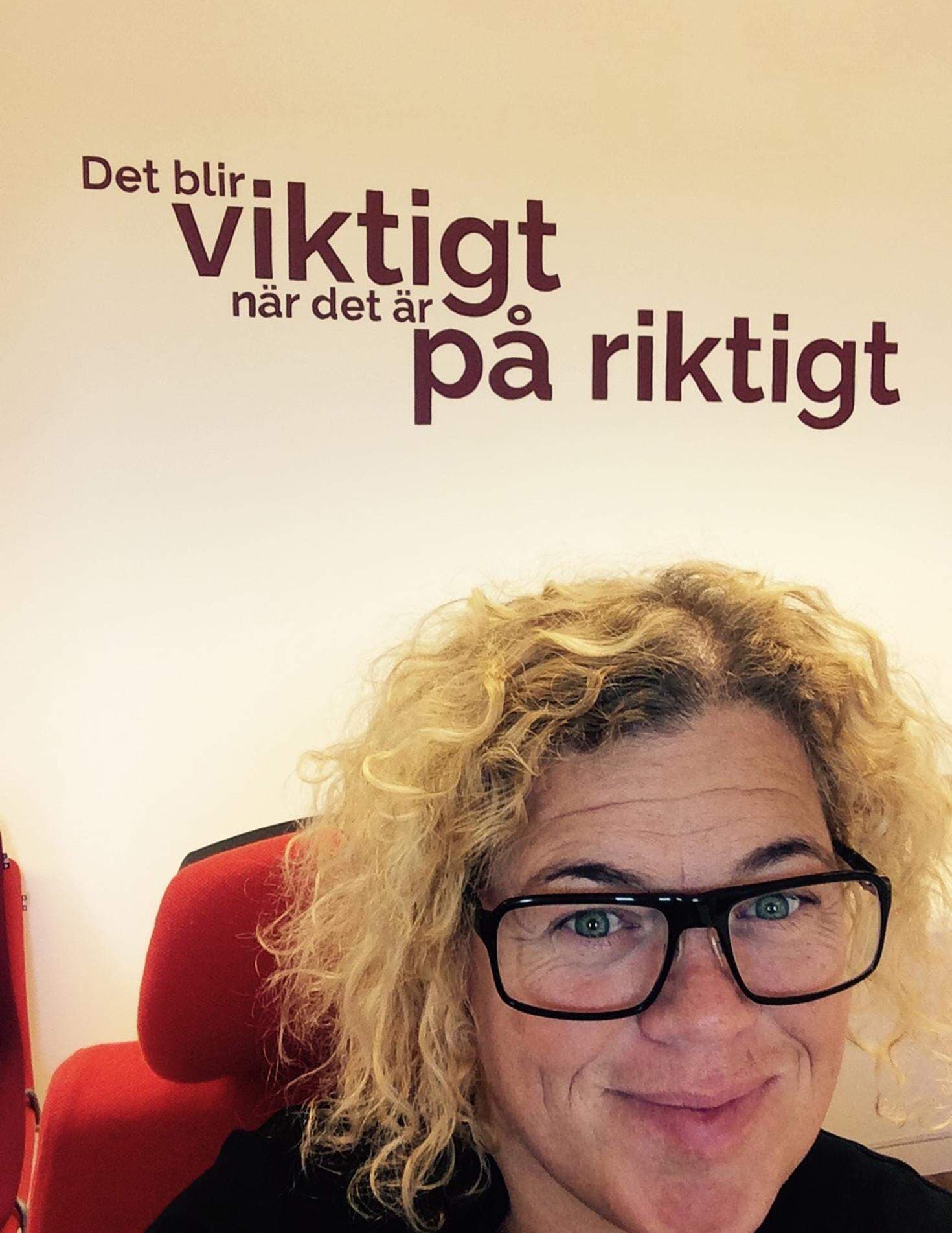 ”Barnen känner verkligen att de gör nytta. En nioåring konstaterade nyligen att han brukar titta på bygget lite extra när han åker förbi och tänka att han är med och hjälper till att bygga huset”, säger Caroline Lorentzon.