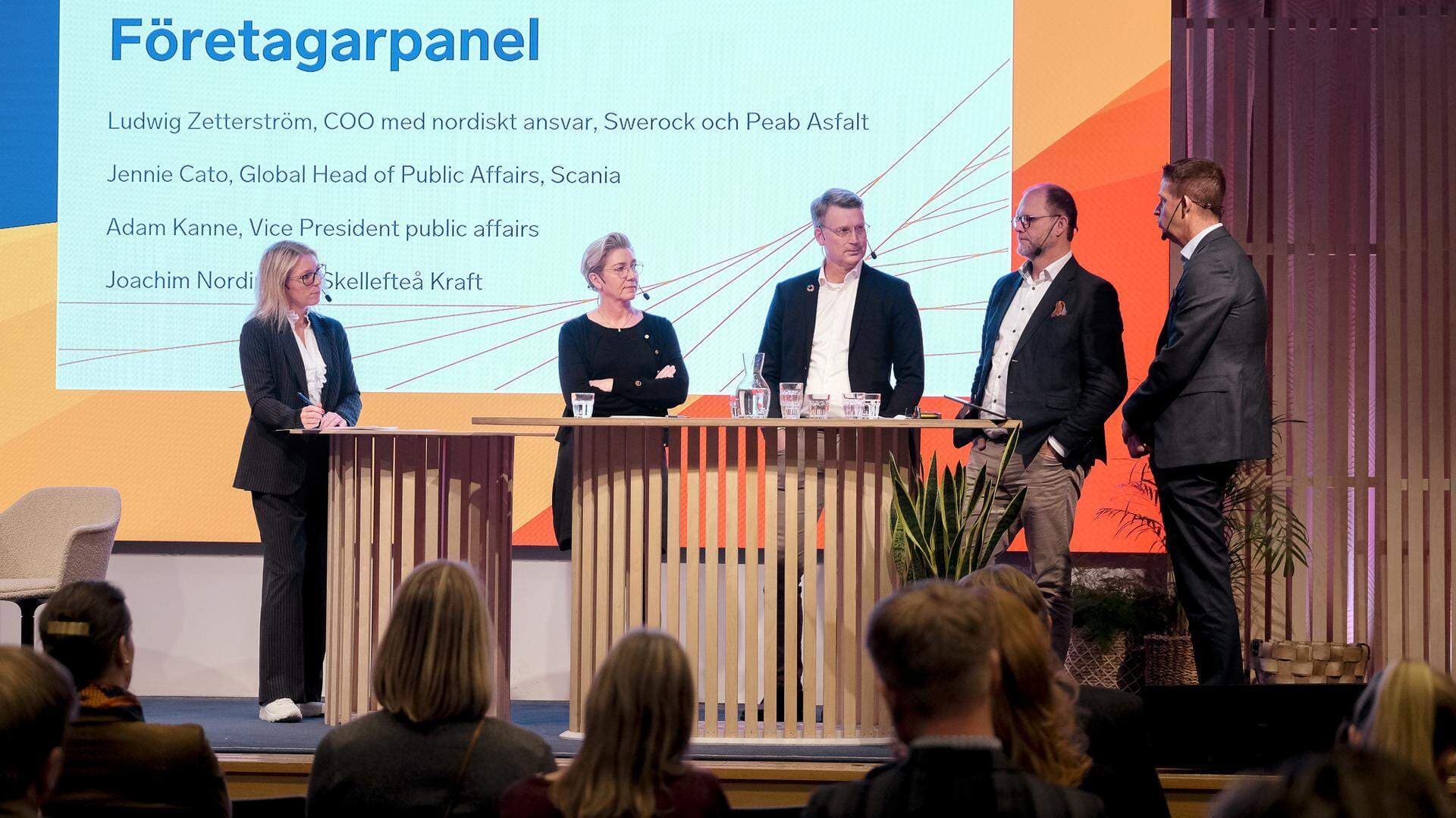 Jenny Katos, global chef för Public Affairs på Scania, Ludwig Zetterström, COO med nordiskt ansvar för Swerock och Peab Asfalt, Adam Kanne, vice president public affairs, Perstorp, och Joachim Nordin, vd på Skellefteå Kraft.