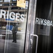 Riksbanken bör ligga lågt med att höja räntan