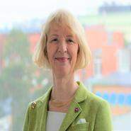Kvinnor som har fött barn har mindre sjukfrånvaro än de som inte gjort det